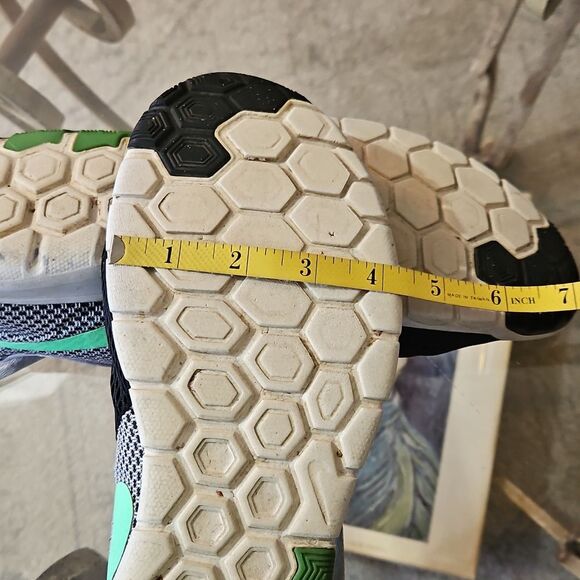 Men's Nike Black and Mint Green Running Shoes Size 10.5 - Picture 11 of 11